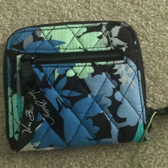 Vera Bradley Handbags - Vera Bradley Petite zip wallet